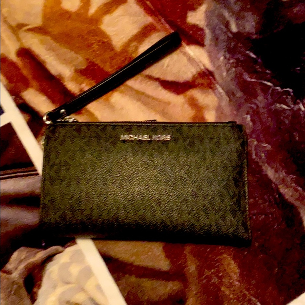 Wristlet